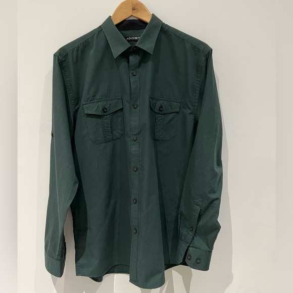 AXIST Mens button down cargo 2 pocket, long sleeve shirt. - Picture 8 of 9